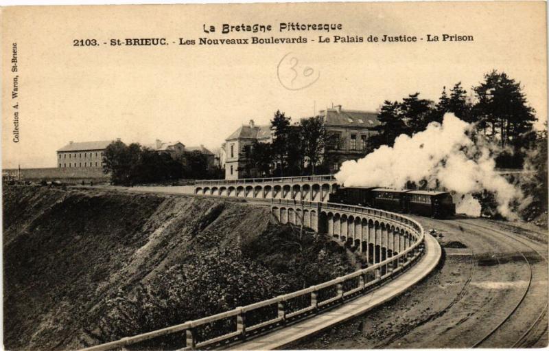 CPA St-BRIEUC - Les Nouveaux Boulevards - Le Palais de Justice - La... (243710)