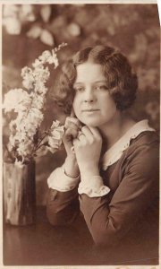 uk50946 girl liverpool real photo uk maurice howard social history postcard