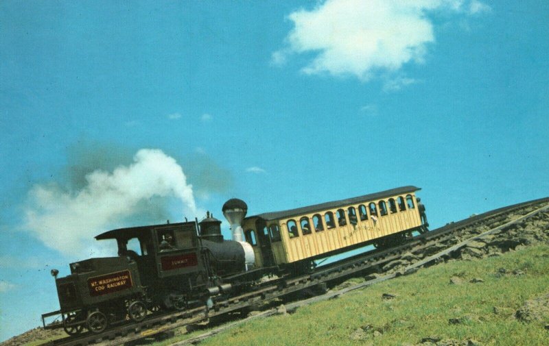 New Hampshire Close up Mt. Washington COG Railway Engine & Car, Vintage Postcard