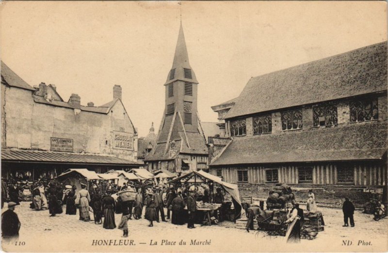 CPA HONFLEUR La Place du Marche (1225387)