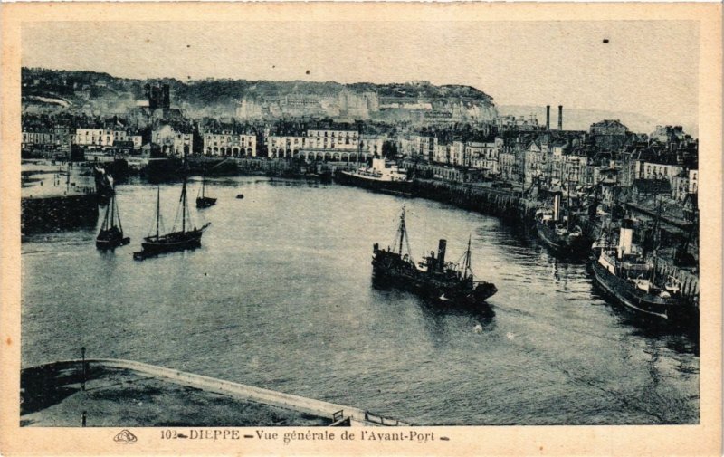 CPA DIEPPE Vue générale de l'Avant Port (416298)