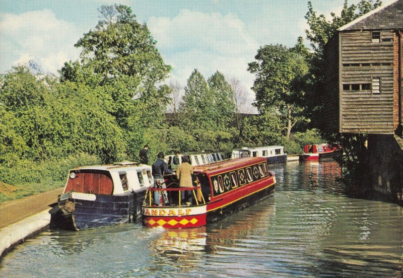 Oxford Canal at Banbury Coventry System Boat Postcard