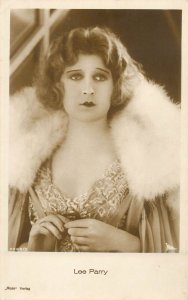 Movie film cinema star postcard beauty actress - Lee Parry