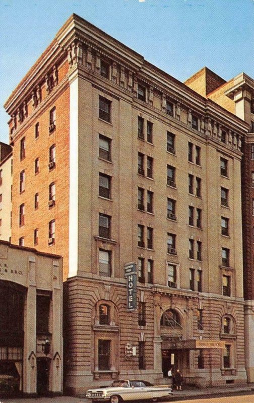 Washington, D.C.  FRANKLIN PARK HOTEL 50's fin Car At Entrance Chrome Postcard