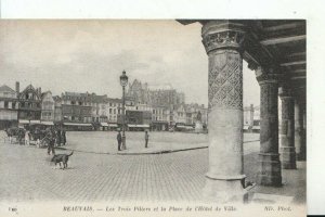 France Postcard - Beauvais - Les Trois Piliers Et La Place De l'Hotel Ref 12306A