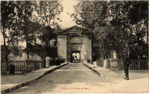 CPA Toul - La Porte de Metz (276894)