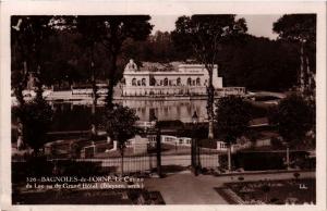 CPA BAGNOLES-de-l'ORNE - Le Casino du Lac vu du Grand Hotel (435746)