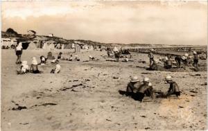 CPA ILE-de-RÉ - Le Bois - Sa Plage Animée (480676)