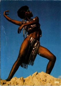 VINTAGE CONTINENTAL SIZE POSTCARD AFRICAN FOLK YOUNG DANCER 1980