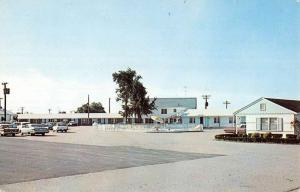 Seekonk Massachusetts Town N Country Street View Vintage Postcard K64313