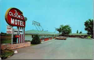 Postcard The Olson's Motel 4120 16th Ave SW in Cedar Rapids, Iowa