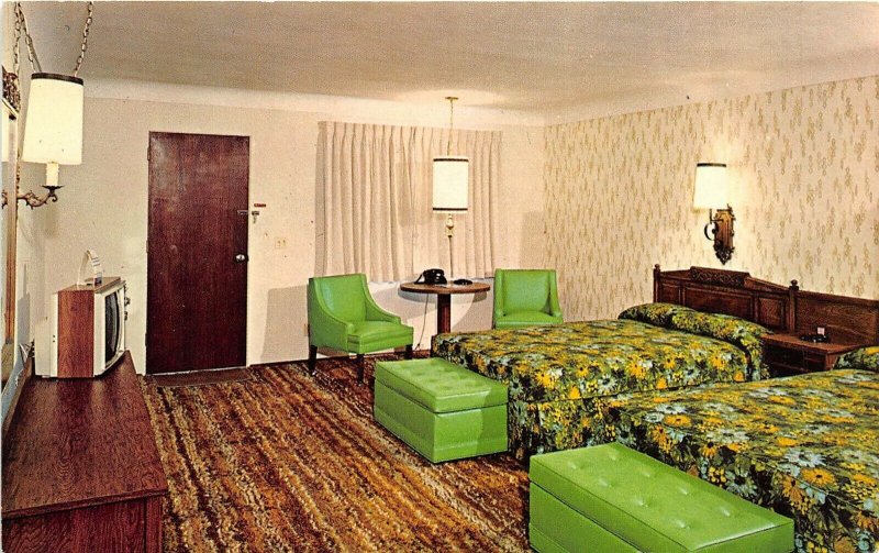 Wauseon Ohio 1960s Postcard Del-Mar Motor Lodge Motel Room Interior