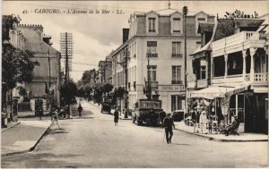 CPA CABOURG L'Avenue de la Mer (1250217)