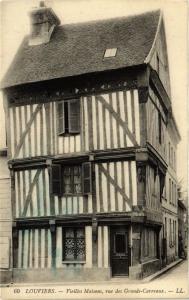 CPA LOUVIERS - Vieilles Maisons rue des Grands-Carreaux (181964)