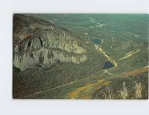 Postcard Striking aerial view, Franconia Notch, New Hampshire