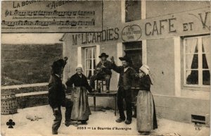 CPA Folklore - Auvergne - La Bourrée d'Auvergne (772887)