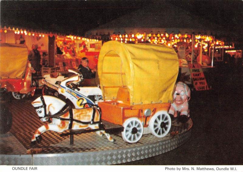 B100622 oundle fair amusement park  uk