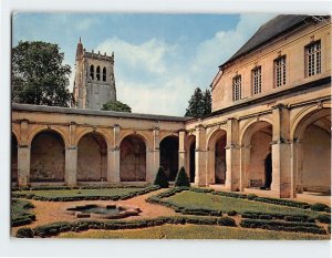 Postcard Le Cloître, La Tour St-Nicolas, Abbaye du Bec-Hellouin, France