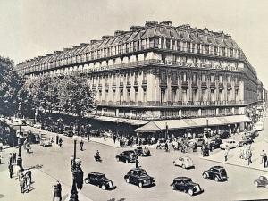 Postcard  Le Grand Hotel in Paris, France   4  x  6   W2