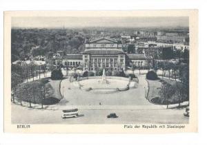 LP35    Berlin, Germany,  Platz der Republik mit Stattsoper