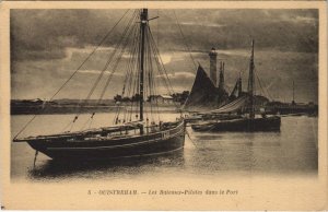 CPA OUISTREHAM Les Bateaux-Pilotes dans le Port (1228462)