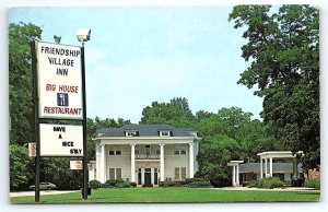 1970s HAZLEHURST GA FRIENDSHIP VILLAGE INN AND RESTAURANT PINTO POSTCARD P3853