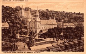 Canada Ste Anne De Beaupre Arrival Of A Pilgrimage By Rail Curteich