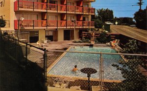 SEATTLE, WA Washington  CONTINENTAL PLAZA MOTEL~Pool  ROADSIDE  c1950's Postcard