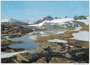 Otta-Lom-Sognefjord , towards Smorstabbtindene peaks & Smorstabbreen glacier ...