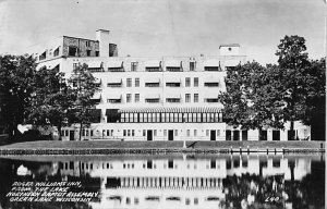 Roger Williams Inn Northern Baptist Asembly, Real Photo Green Lake WI 