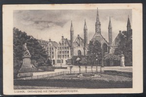 Germany Postcard - Lubeck, Geibelplatz Mif Heiligengeist-Hospital  T10024