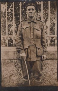 SOLDIER WITH CANE FRANCE WW1 MILITARY POSTCARD (1916)