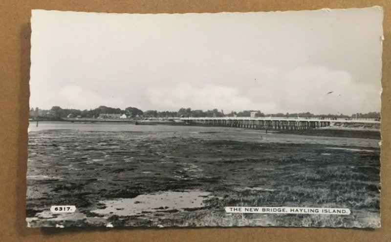 VINTAGE RPPC PC - UNUSED - THE NEW BRIDGE, HAYLING ISLAND, HAMPSHIRE, ENGLAND