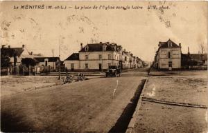 CPA La MENITRE - La place de l'Église VERS la Loire (296790)