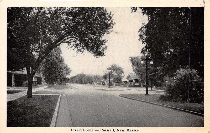 Roswell New Mexico~Street Scene~Tall Trees Shade Road~Homes~1946 B&W Postcard