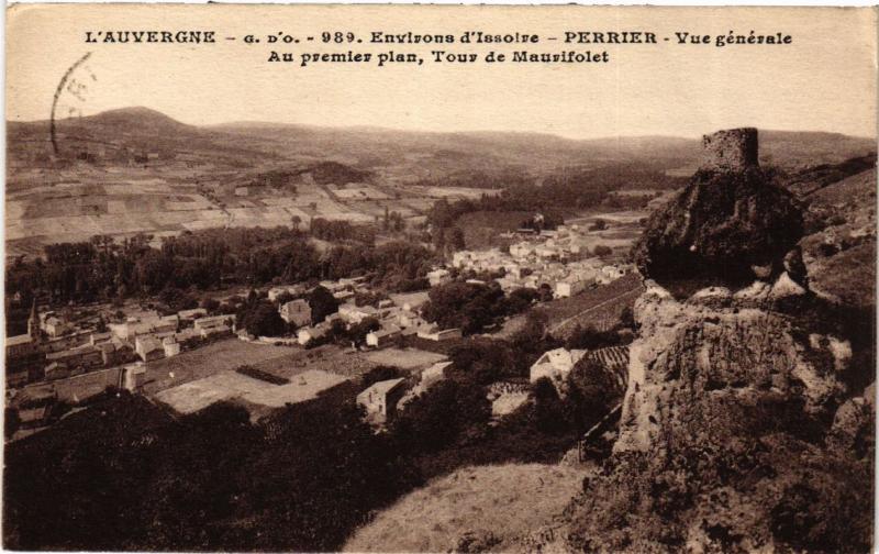 CPA L'Auvergne PERRIER vu générale au premier plan Tour de Maurifolet (409744)