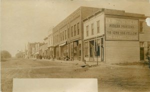 Postcard RPPC Iowa Maxwell 1908 Street Scene 23-9964