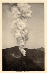 Italy - Mt Vesuvius Volcano Eruption 