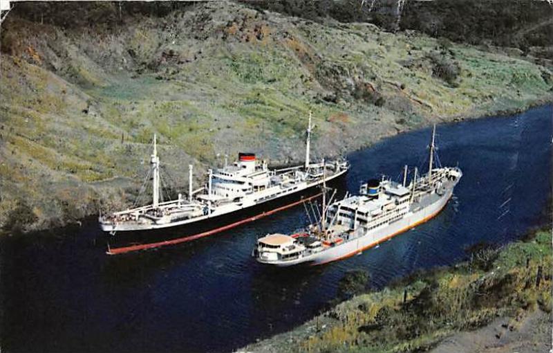 5506 Two Ocean Liners Pasing  in the  Culebra Cut Panama Canal