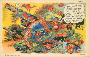 Comic Humor 1943 Military Camouflage Smitten soldier Postcard Teich linen 9664