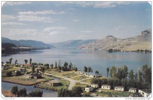 Lake kalamalka , 2.5 miles from VERNON , B.C. , Canada , 50-60s