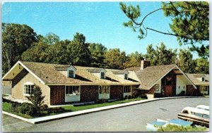 Postcard - Paradise Motor Inn and Restaurant - Bennington, Vermont