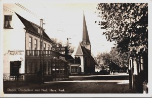 Netherlands Doorn Dorpsplein met Nederlands Hervormde Kerk Vintage RPPC C079