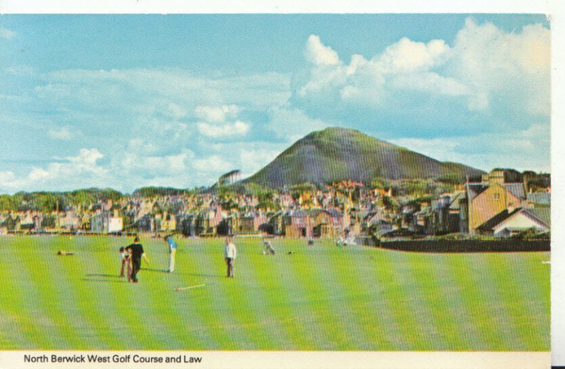 Scotland Postcard - North Berwick West Golf Course and Law - Ref TZ4890