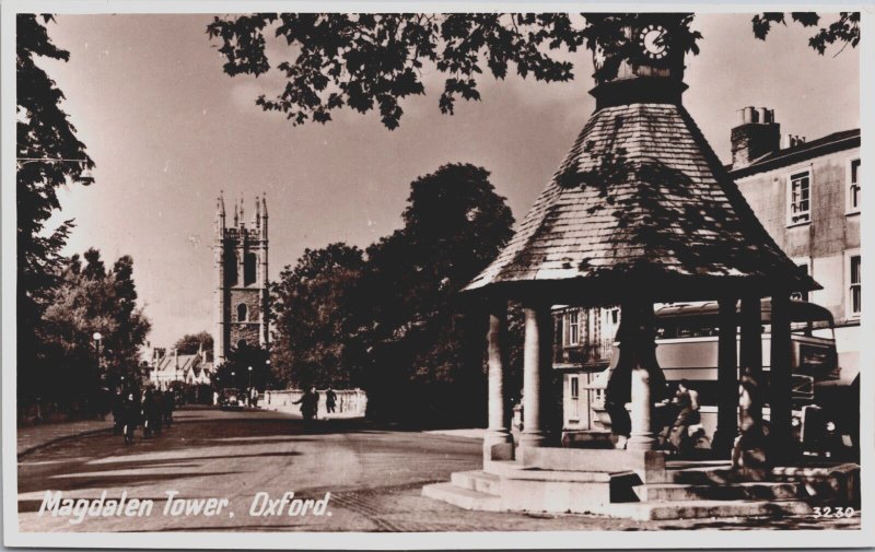 England Oxford Magdalen Tower Vintage RPPC C124