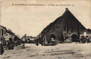 CPA SAINT-PIERRE-sur-DIVES La Halle aux Grains (1250045)