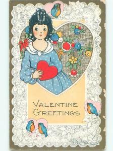 Pre-Linen Valentine GIRL HOLDING HEART BY THE BIRDS AB2830