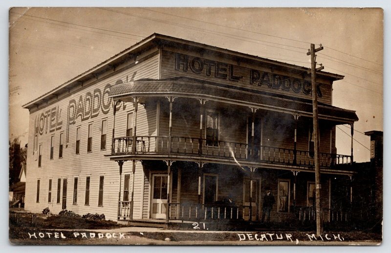 Decatur MI~Hotel Paddock Close~Beautiful Balcony~Super Signs~Porch Men 1908 RPPC 