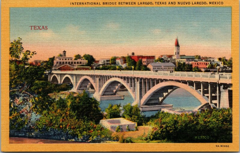 Vtg 1930s Bridge Between Laredo Texas TX and Nuevo Laredo Mexico Unused Postcard