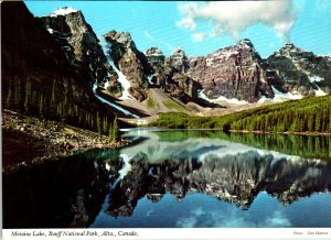 Moraine Lake,Banff National Park,Alberta,Canada